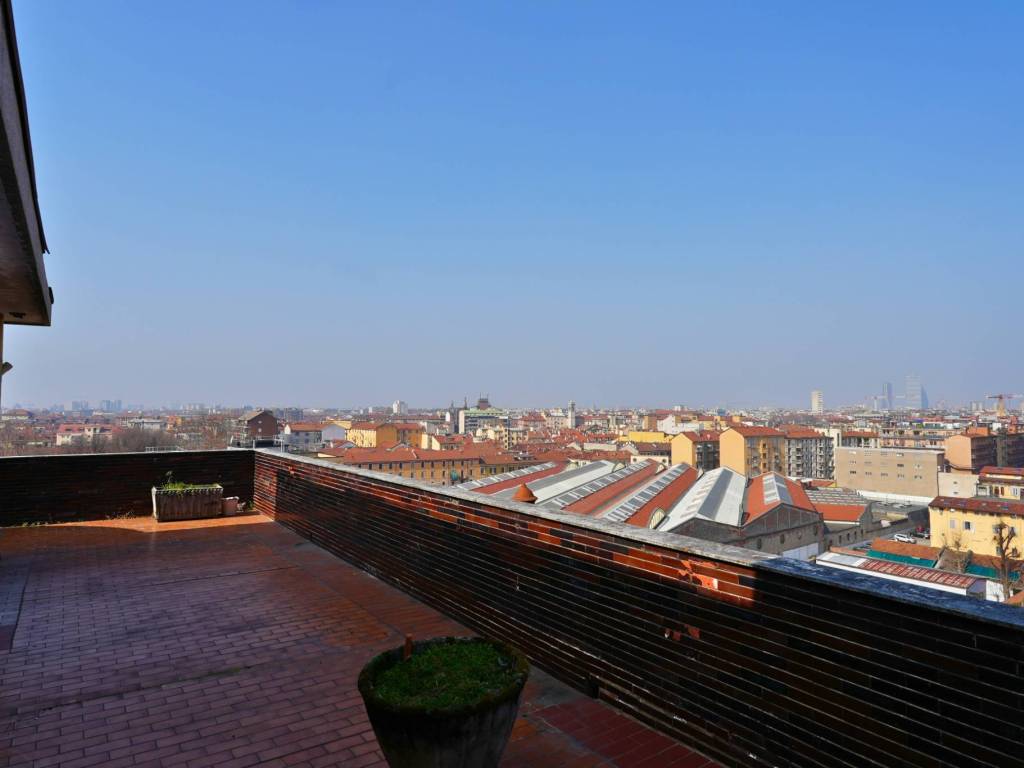 appartamento in vendita a Milano in zona Bocconi