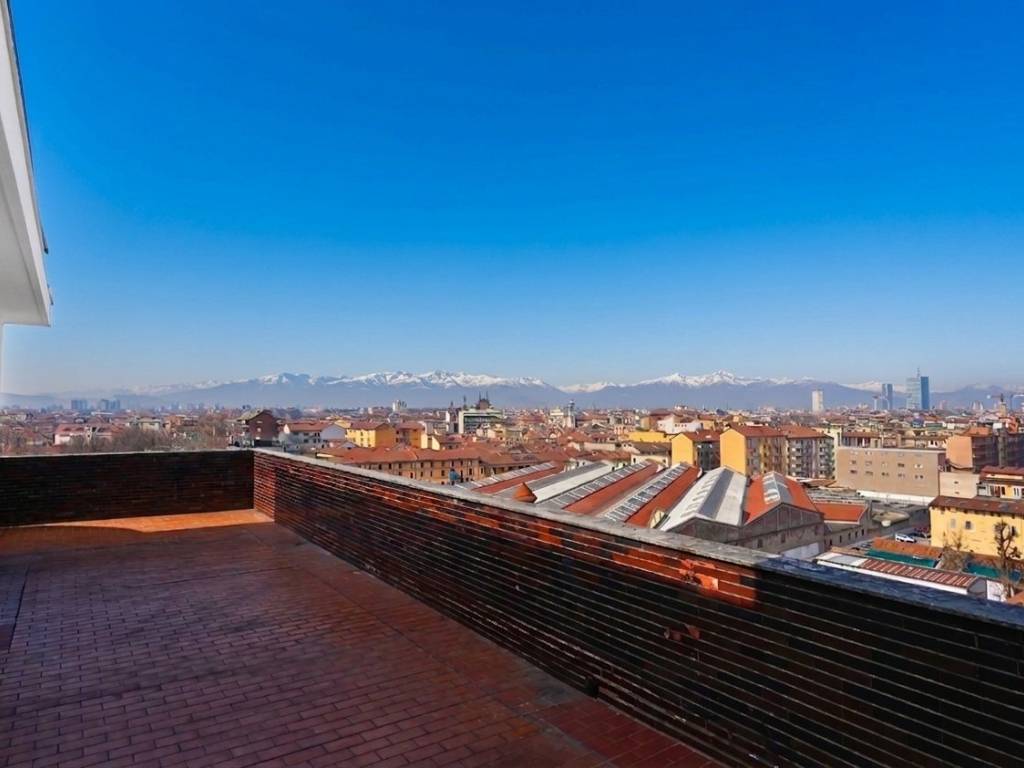 appartamento in vendita a Milano in zona Bocconi