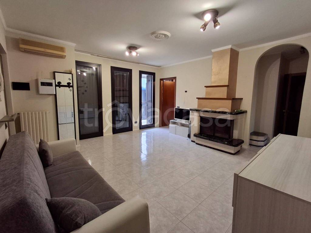 appartamento in vendita a Milano in zona Muggiano