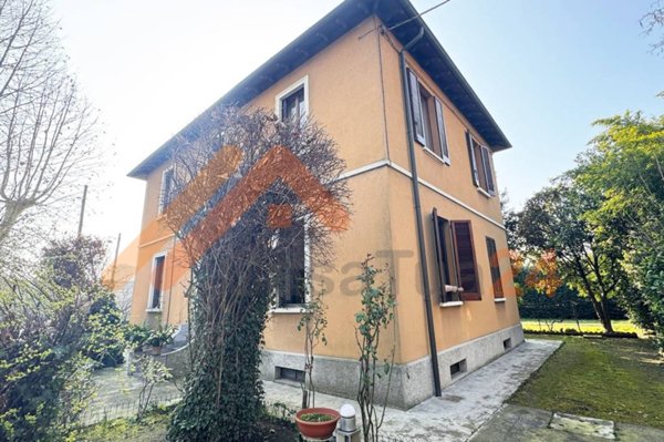 casa indipendente in vendita a Milano in zona Gallaratese