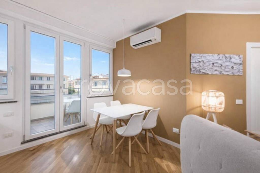 appartamento in vendita a Milano in zona Famagosta