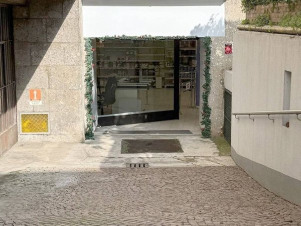 negozio in vendita a Milano in zona Guastalla