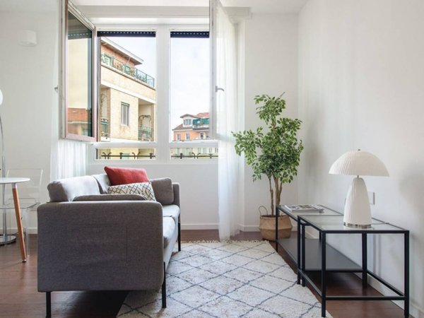 appartamento in vendita a Milano in zona Guastalla