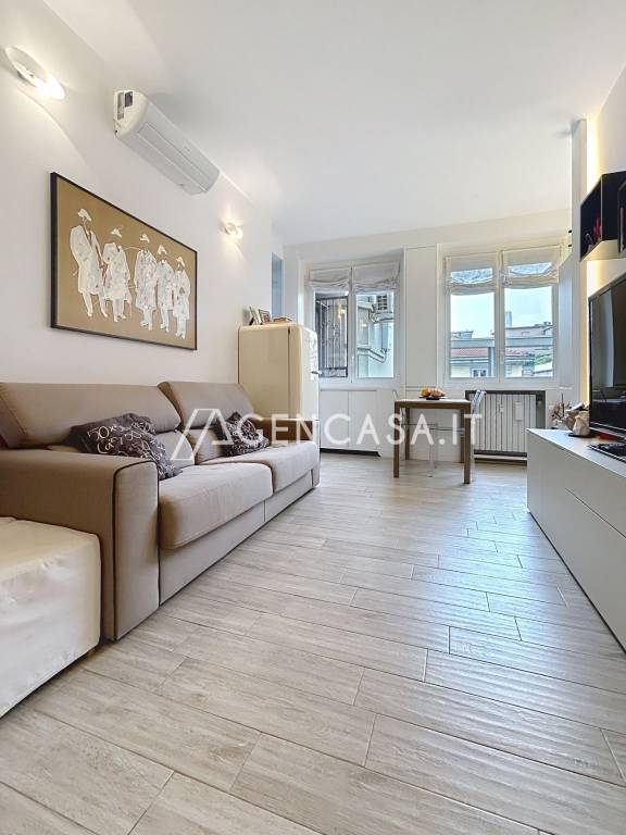 appartamento in vendita a Milano in zona Sempione