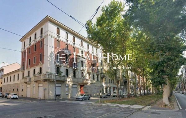 appartamento in vendita a Milano in zona Lorenteggio