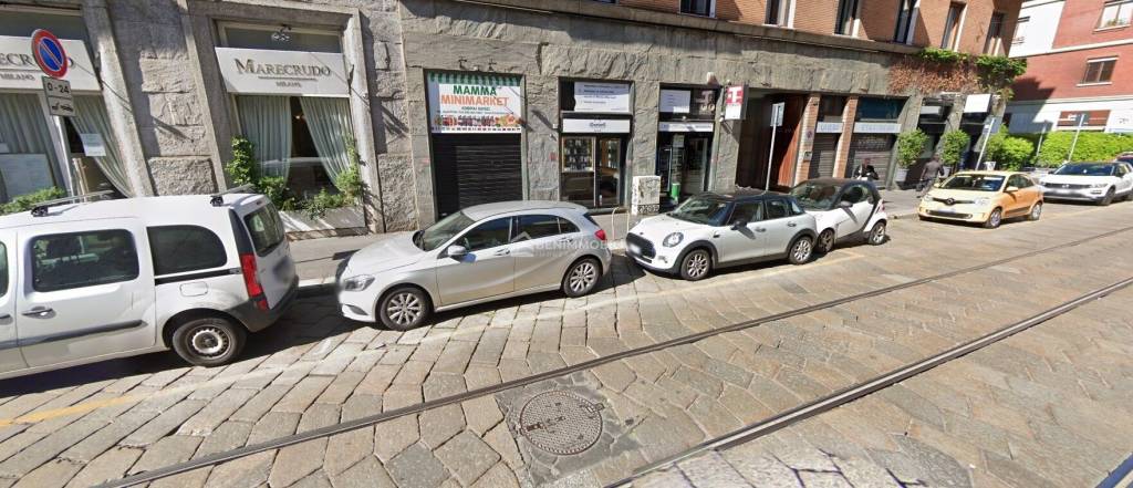 negozio in vendita a Milano in zona Porta Romana