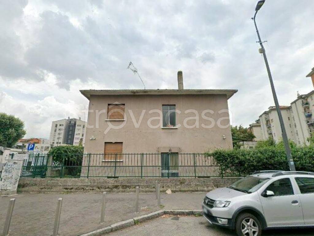 appartamento in vendita a Milano in zona Corvetto