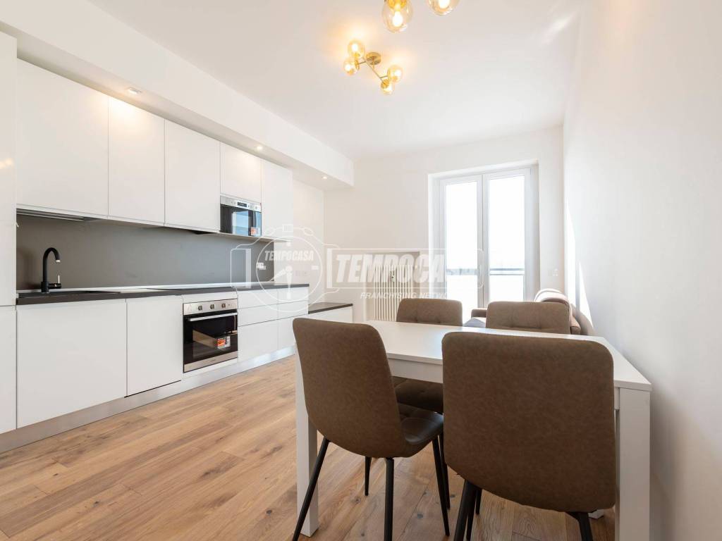 appartamento in vendita a Milano in zona Lorenteggio