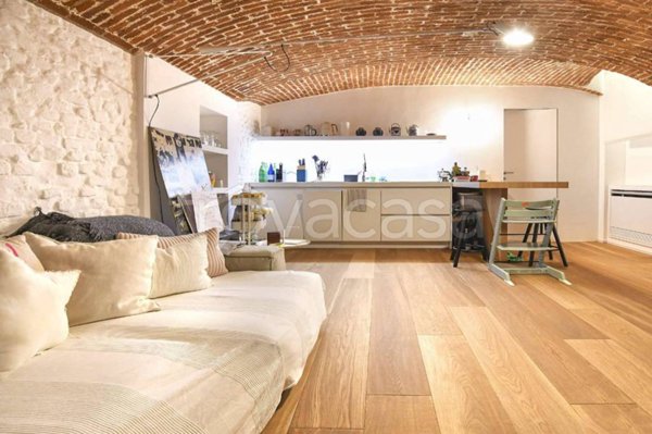 appartamento in vendita a Milano in zona Sant'Ambrogio