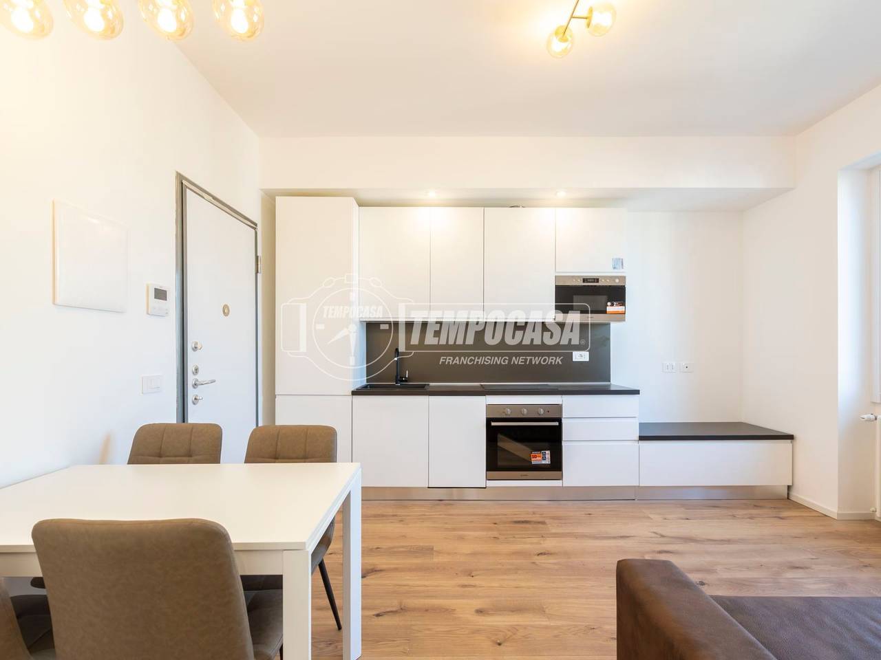 appartamento in vendita a Milano in zona Lorenteggio