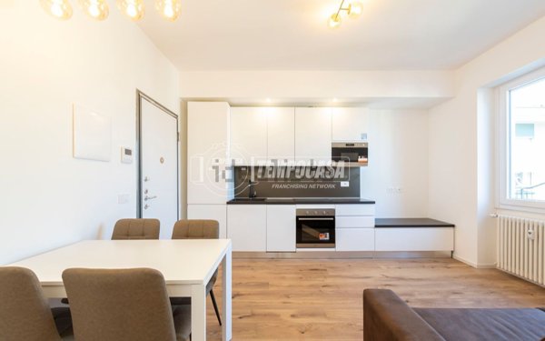 appartamento in vendita a Milano in zona Lorenteggio