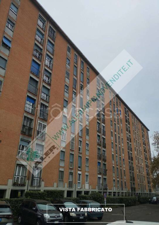 appartamento in vendita a Milano in zona Famagosta