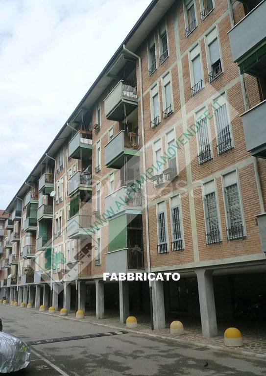 appartamento in vendita a Milano in zona Gallaratese