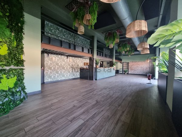 negozio in vendita a Milano in zona Porta Genova