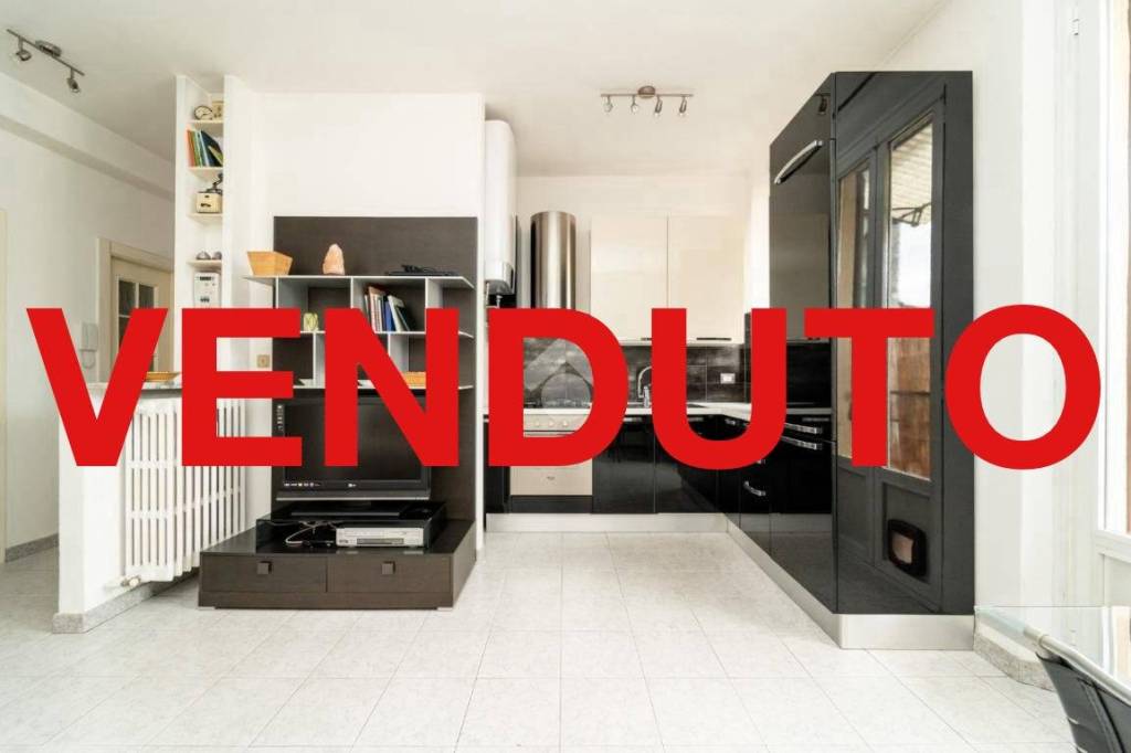 appartamento in vendita a Milano in zona Città Studi