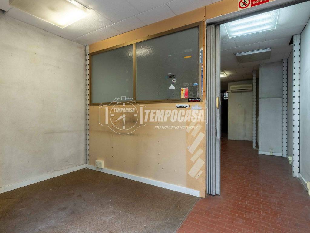 negozio in vendita a Milano in zona Chiesa Rossa