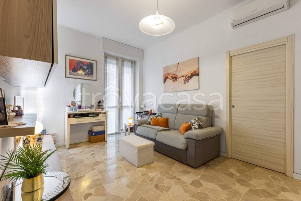 appartamento in vendita a Milano in zona Piazzale Lodi