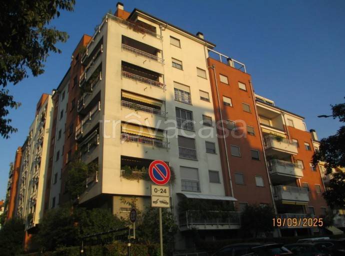 appartamento in vendita a Milano in zona Quarto Oggiaro