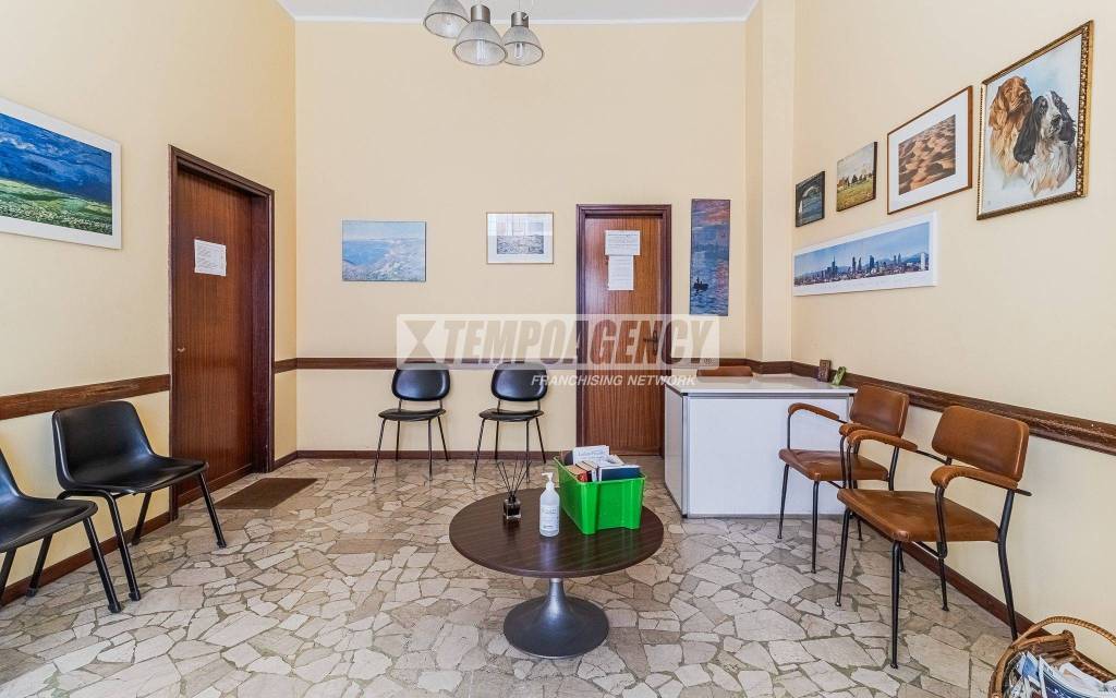 negozio in vendita a Milano in zona Rogoredo