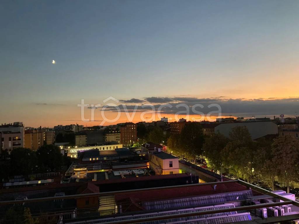 appartamento in vendita a Milano in zona Piazzale Lodi