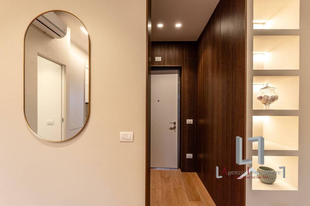 appartamento in vendita a Milano in zona Bocconi