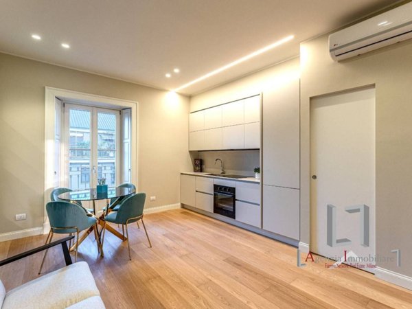 appartamento in vendita a Milano in zona Bocconi