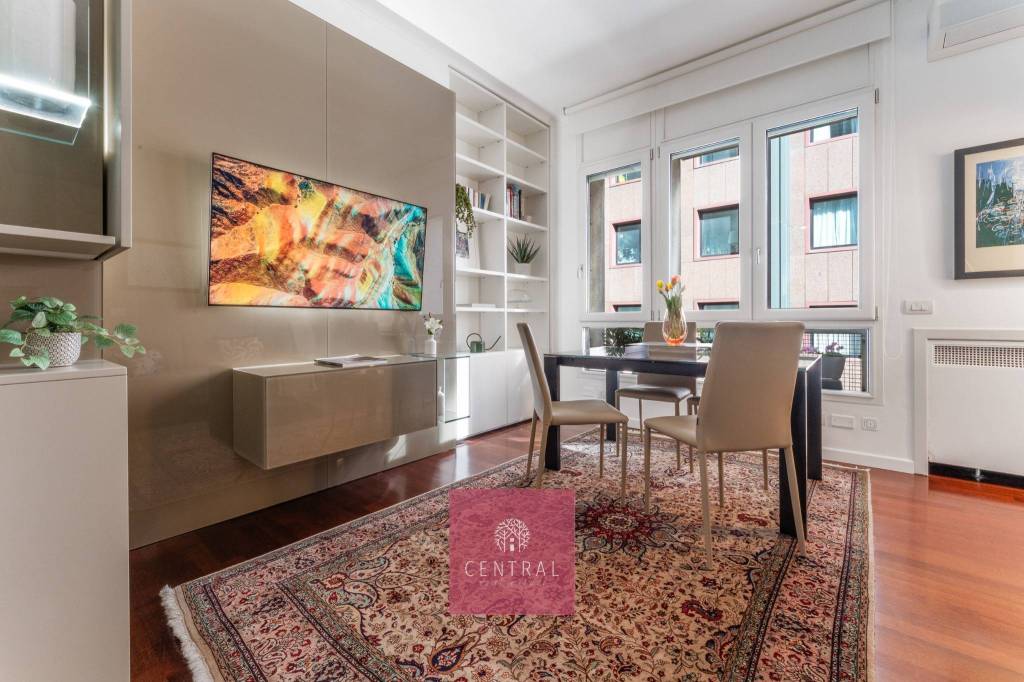 appartamento in vendita a Milano in zona Centro Direzionale