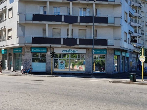 negozio in vendita a Milano in zona Città Studi