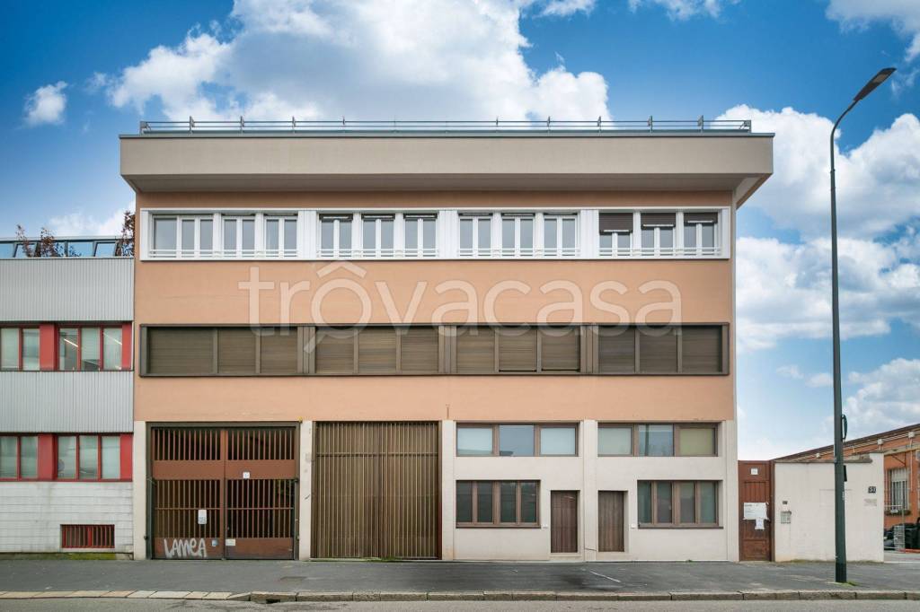 appartamento in vendita a Milano in zona Dergano