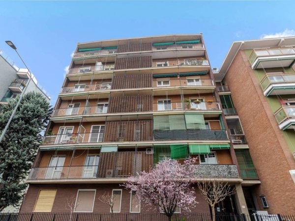appartamento in vendita a Milano in zona Vigentino