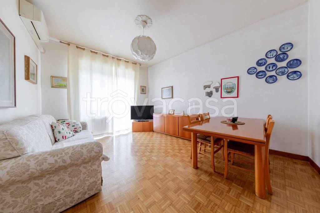 appartamento in vendita a Milano in zona Vigentino