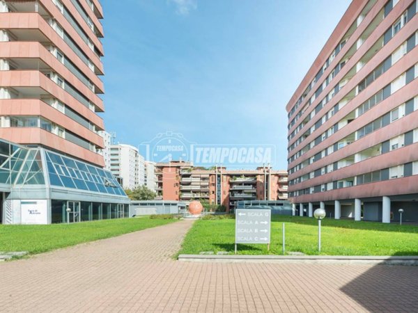 appartamento in vendita a Milano in zona Adriano