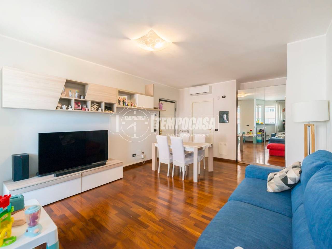 appartamento in vendita a Milano in zona Adriano