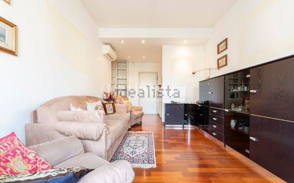 appartamento in vendita a Milano in zona Lorenteggio