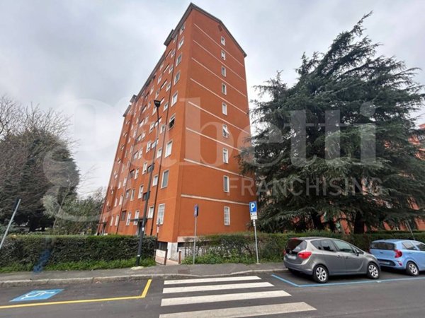 appartamento in vendita a Milano in zona Comasina