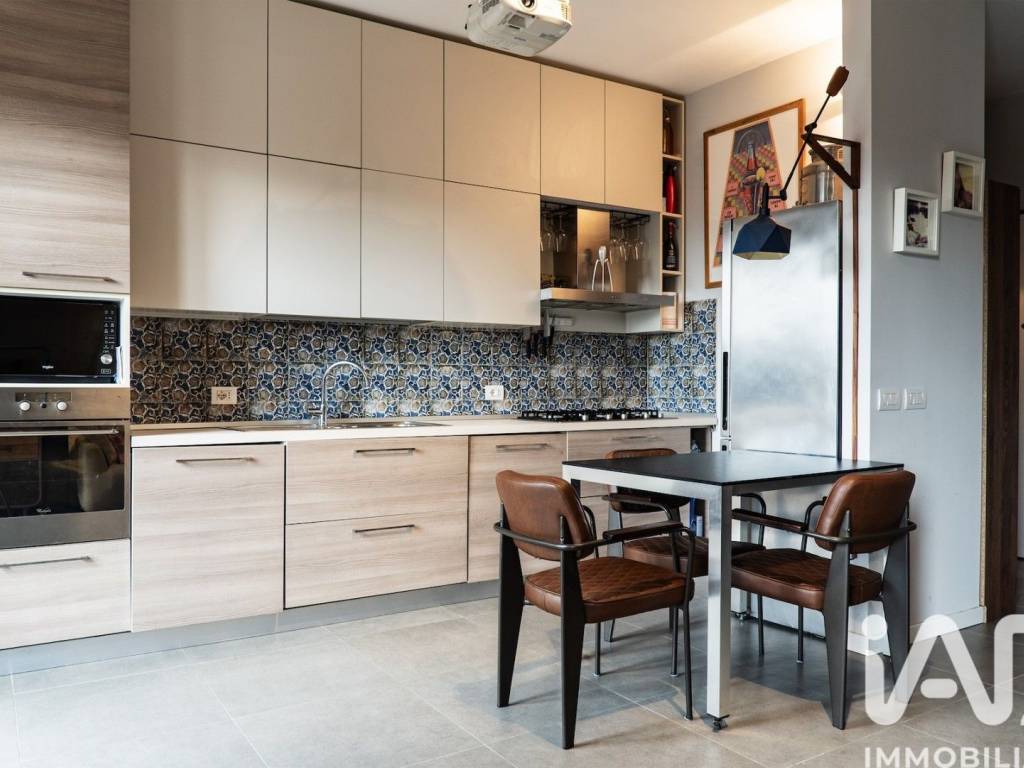 appartamento in vendita a Milano in zona Piazzale Lodi