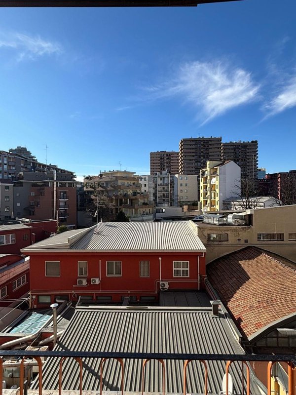 appartamento in vendita a Milano in zona Piazzale Lodi