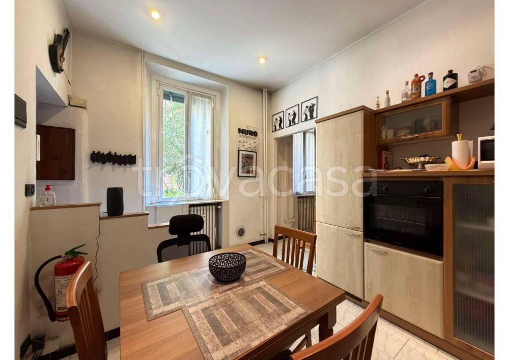 appartamento in vendita a Milano in zona Famagosta