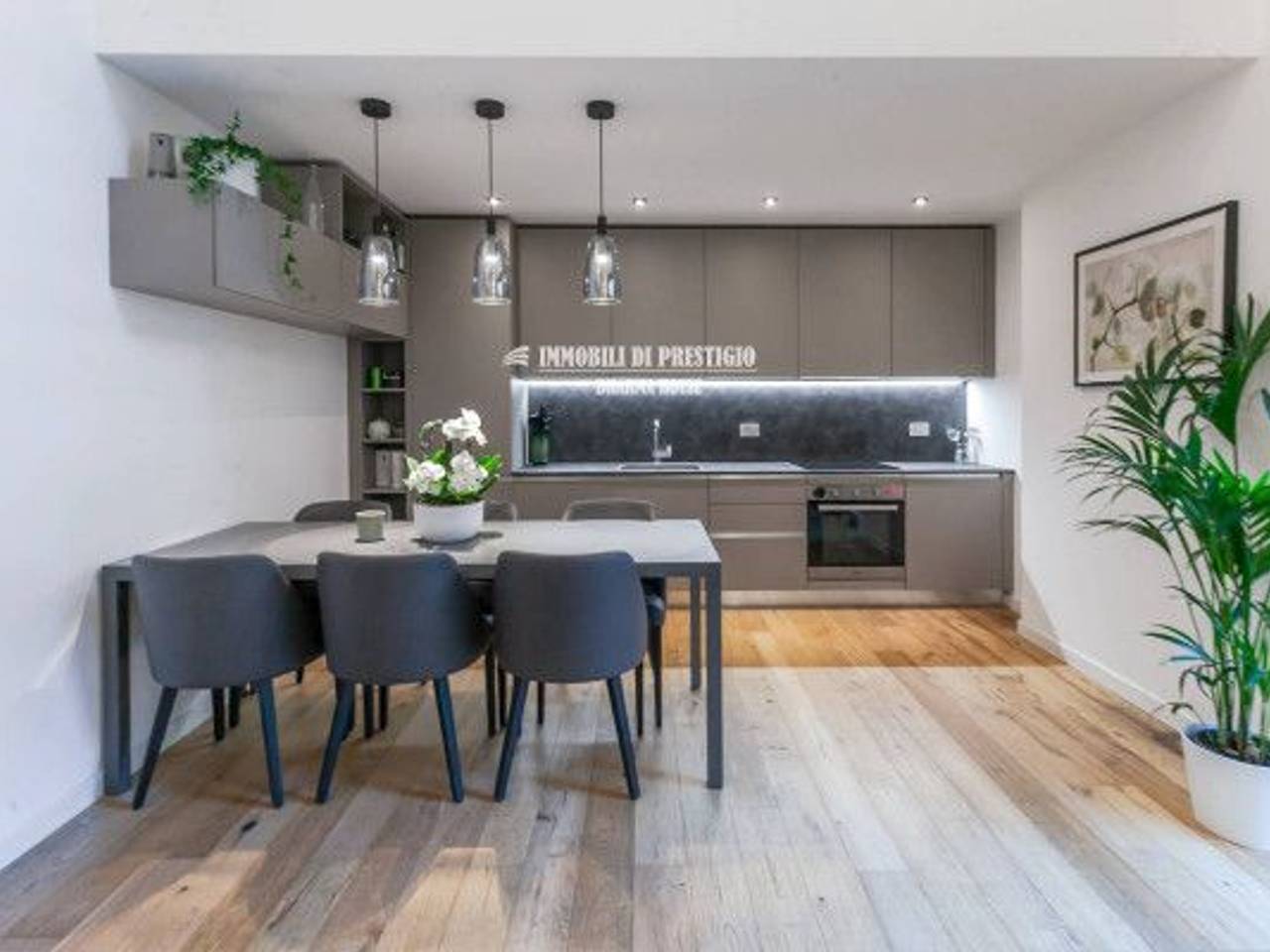 appartamento in vendita a Milano in zona Solari