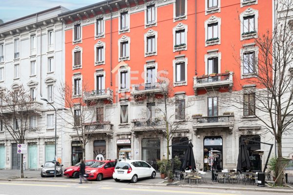 locale commerciale in vendita a Milano in zona Porta Romana