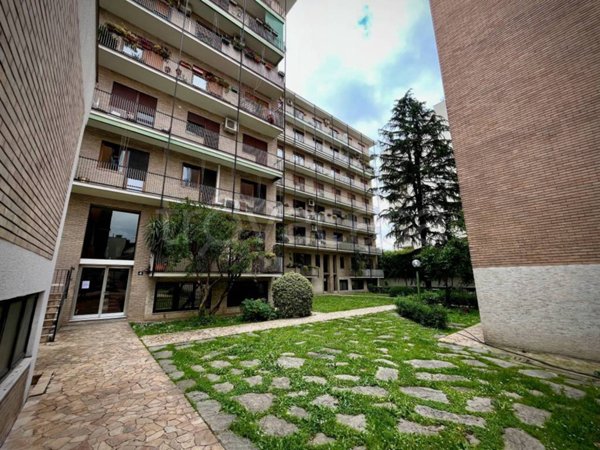 appartamento in vendita a Milano in zona Porta Vittoria