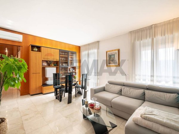 appartamento in vendita a Milano in zona Baggio