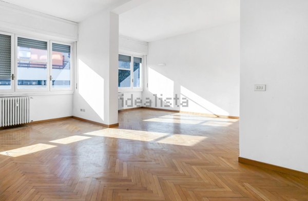 appartamento in vendita a Milano in zona Porta Nuova