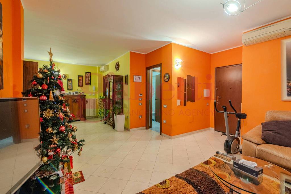 appartamento in vendita a Milano in zona Famagosta