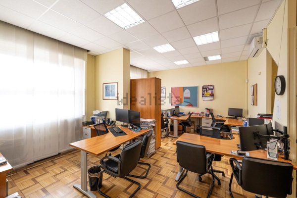 ufficio in vendita a Milano in zona Stazione Centrale