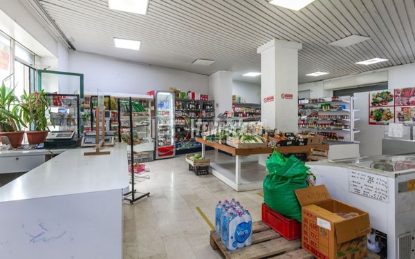 ufficio in vendita a Milano in zona Dergano