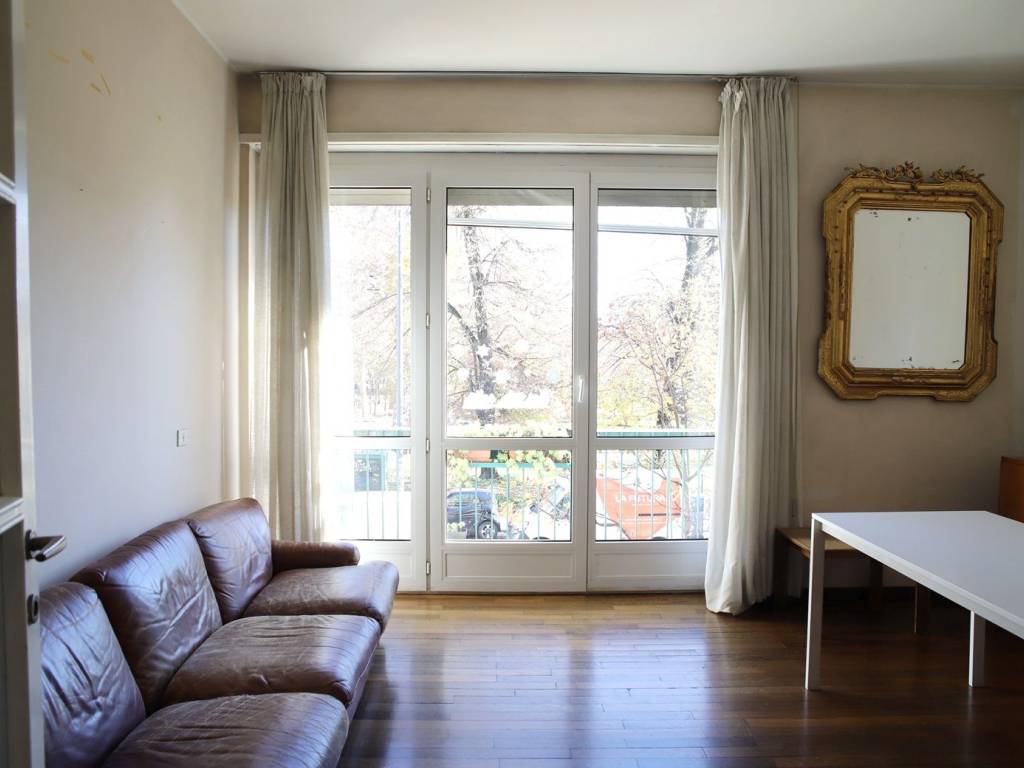 appartamento in vendita a Milano in zona Bocconi