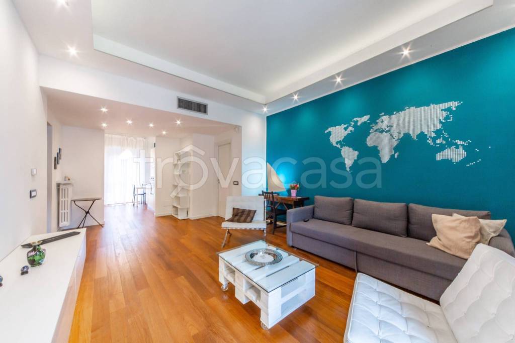 appartamento in vendita a Milano in zona San Cristoforo