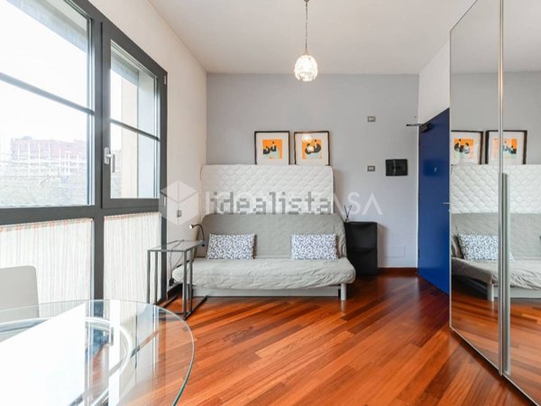 appartamento in vendita a Milano in zona Piazzale Lodi