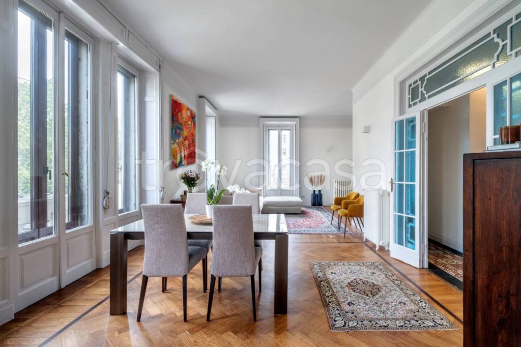 appartamento in vendita a Milano in zona Bocconi